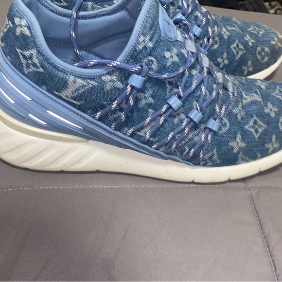 LV MONOGRAM ATHLETIC SNEAKERS - Picture 2 of 2